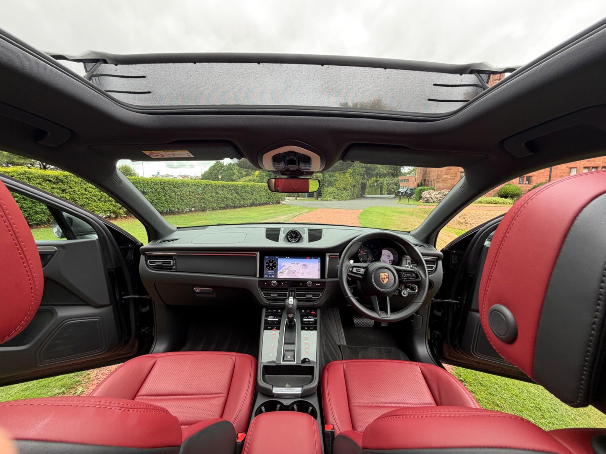 Porsche Macan view 7