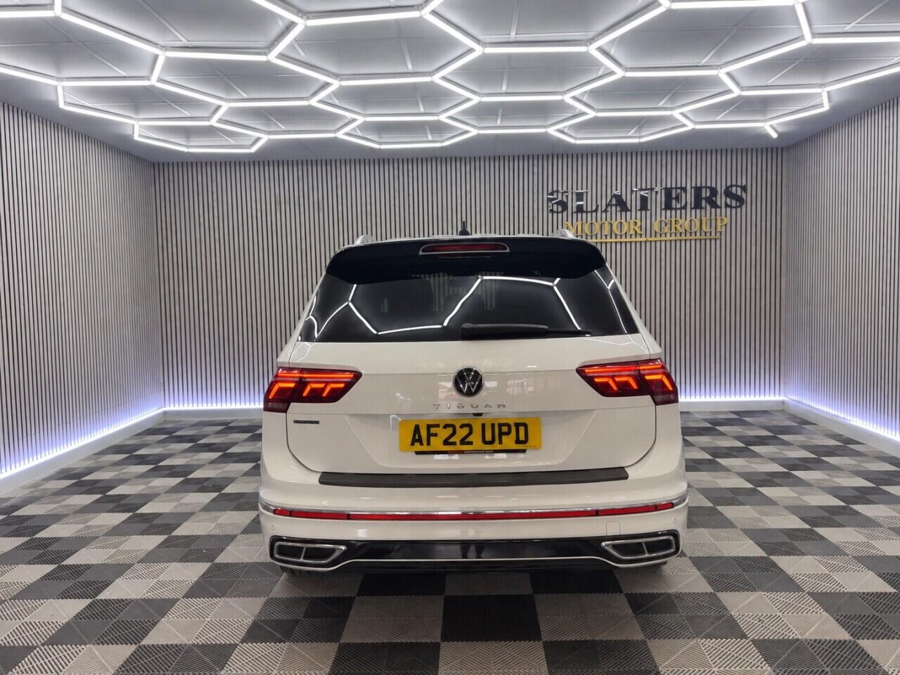 Volkswagen Tiguan Allspace view 32