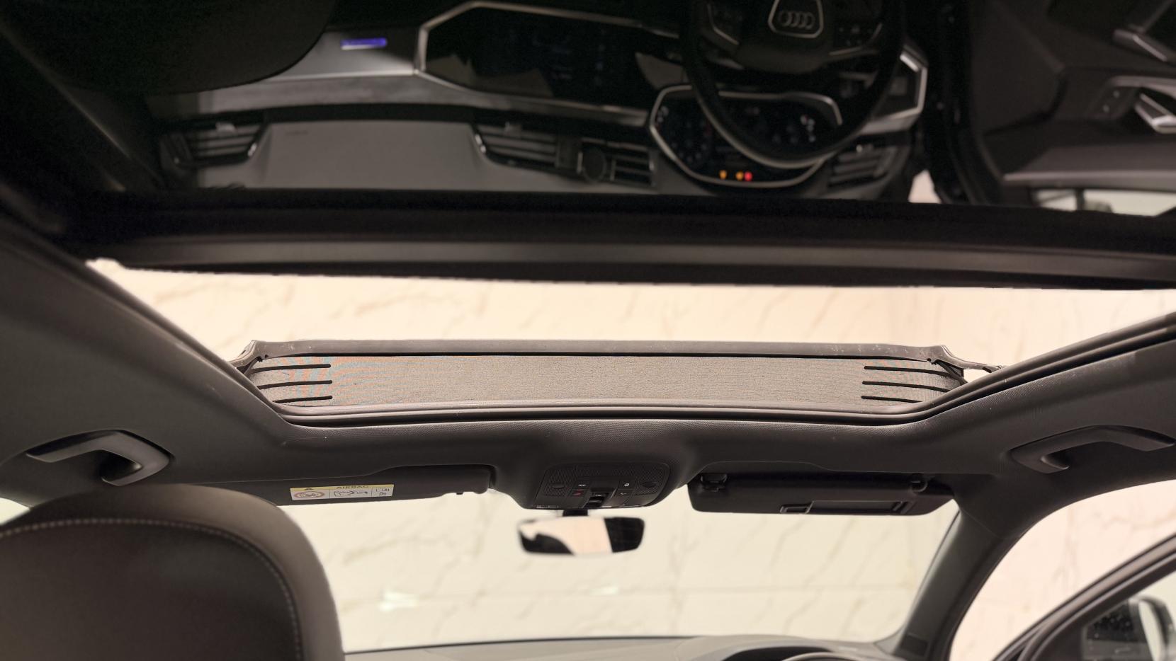Audi Q3 view 22