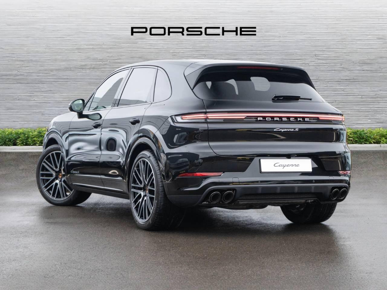 Porsche Cayenne view 3