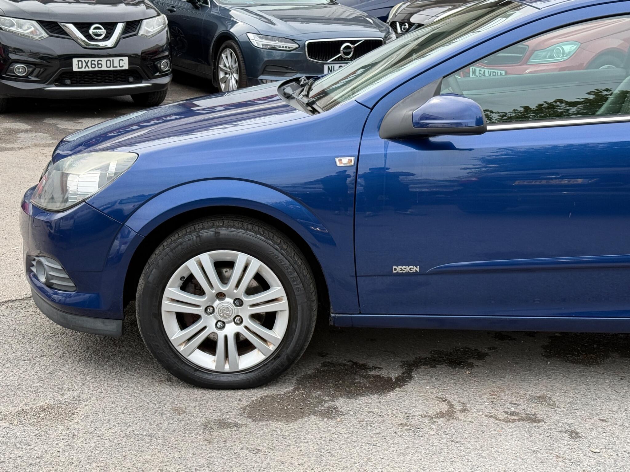Vauxhall Astra - Image 11