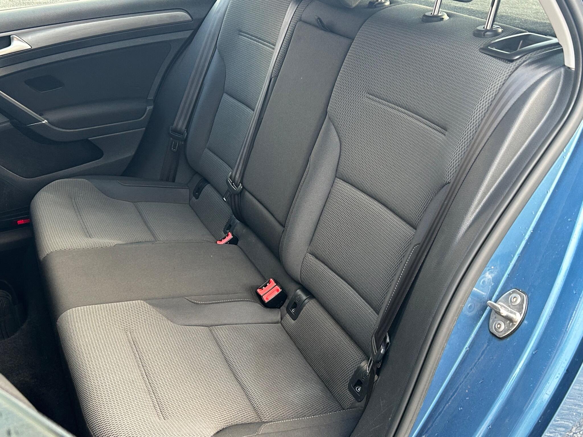 Volkswagen Golf view 20