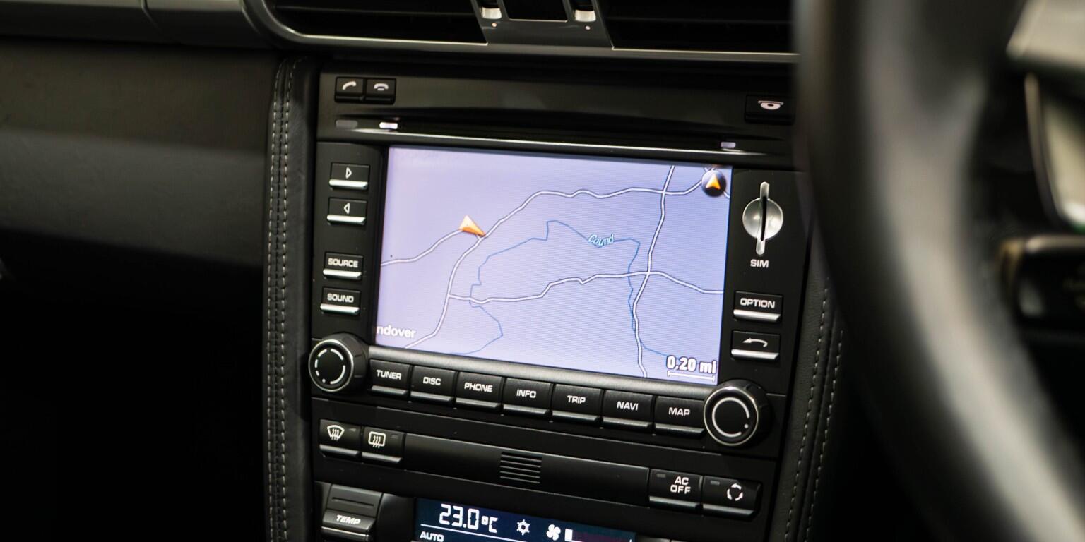 Porsche 911 view 32