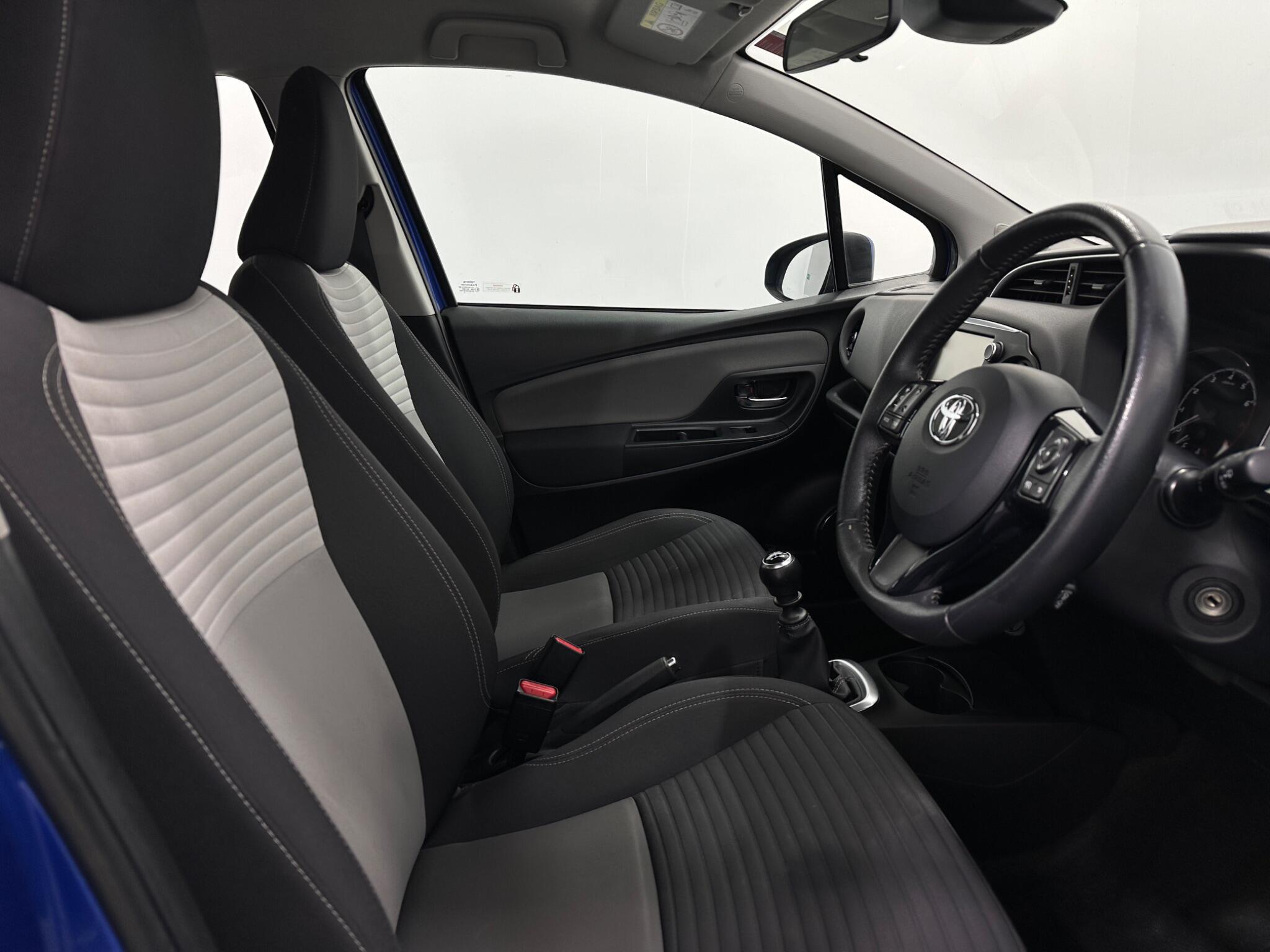 Toyota Yaris view 30