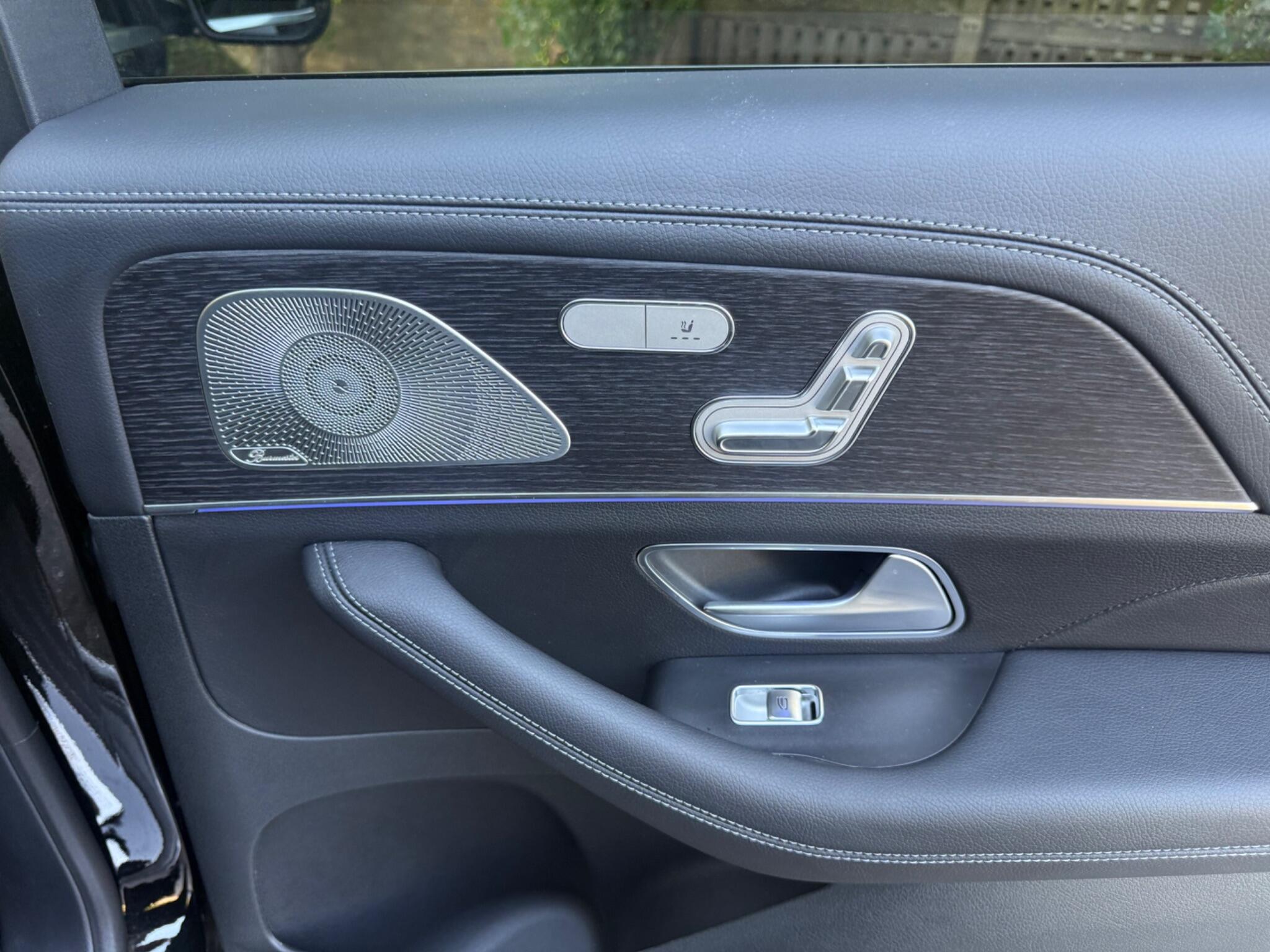 Mercedes-Benz GLS view 31