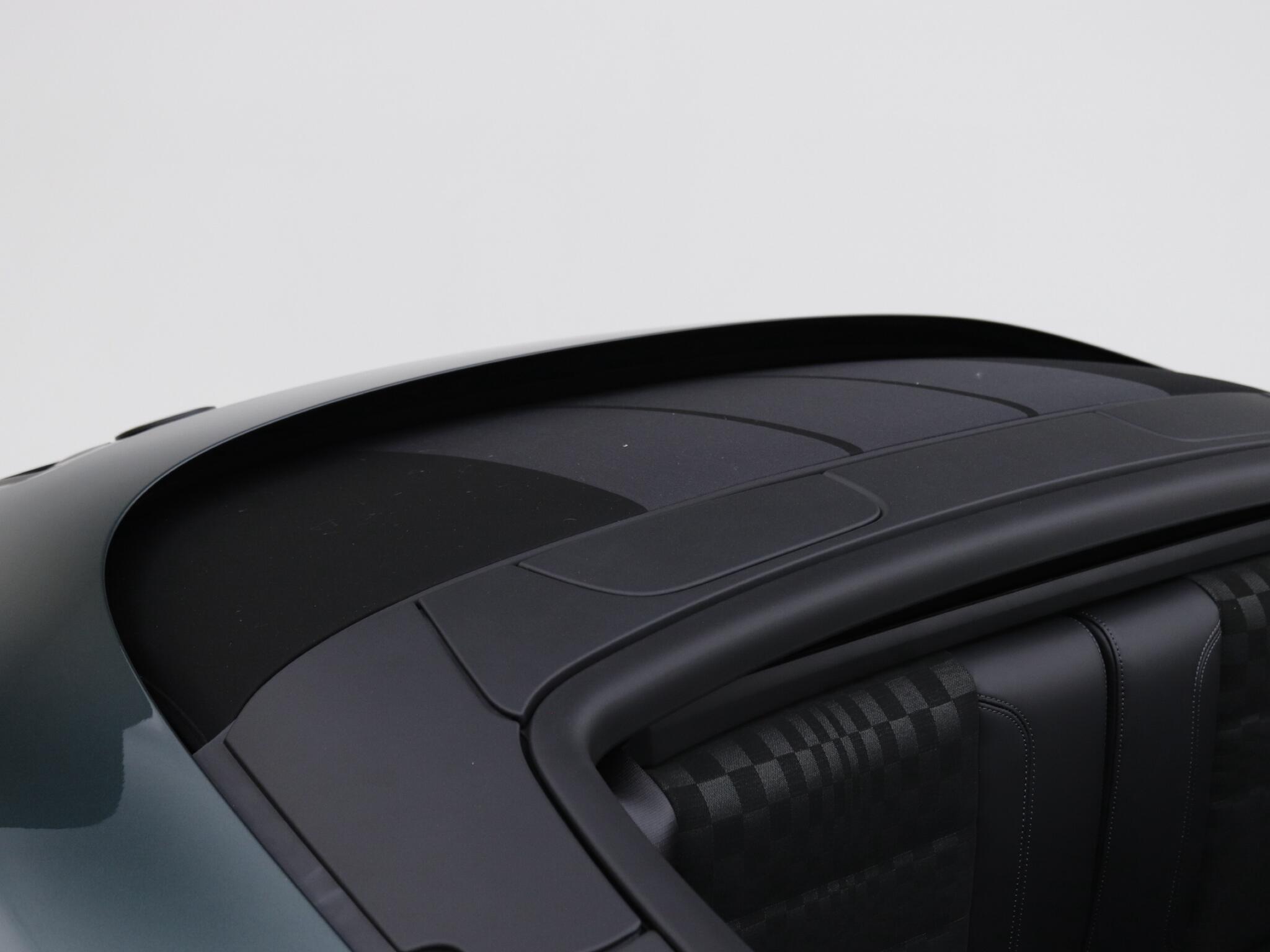 Porsche 911 view 23