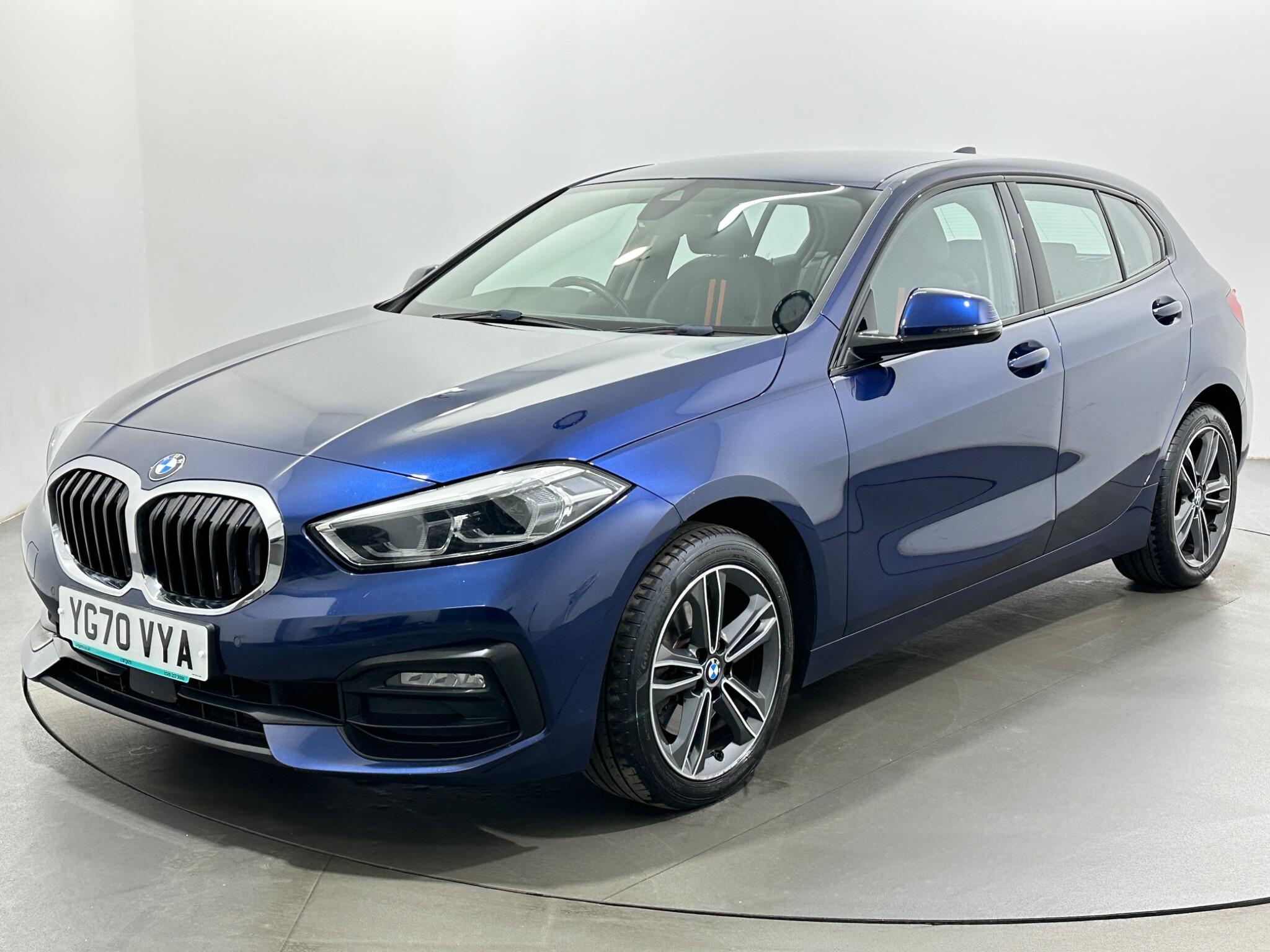 BMW 1 Series view 4