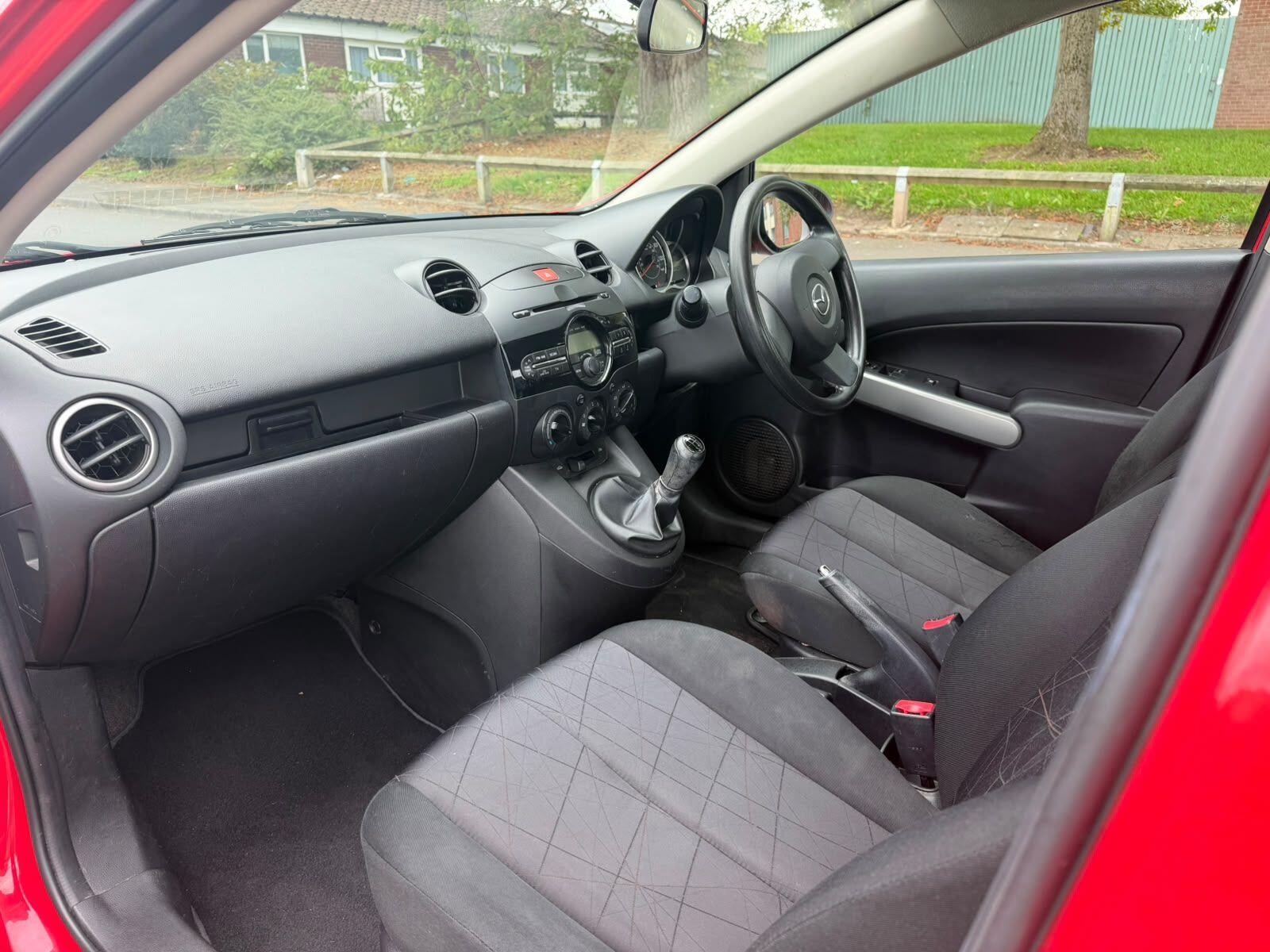 Mazda Mazda2 view 25
