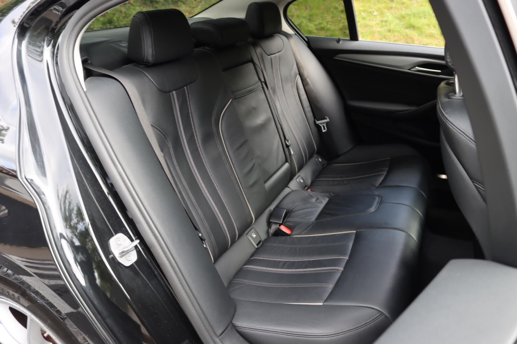 BMW 5 Series view 6