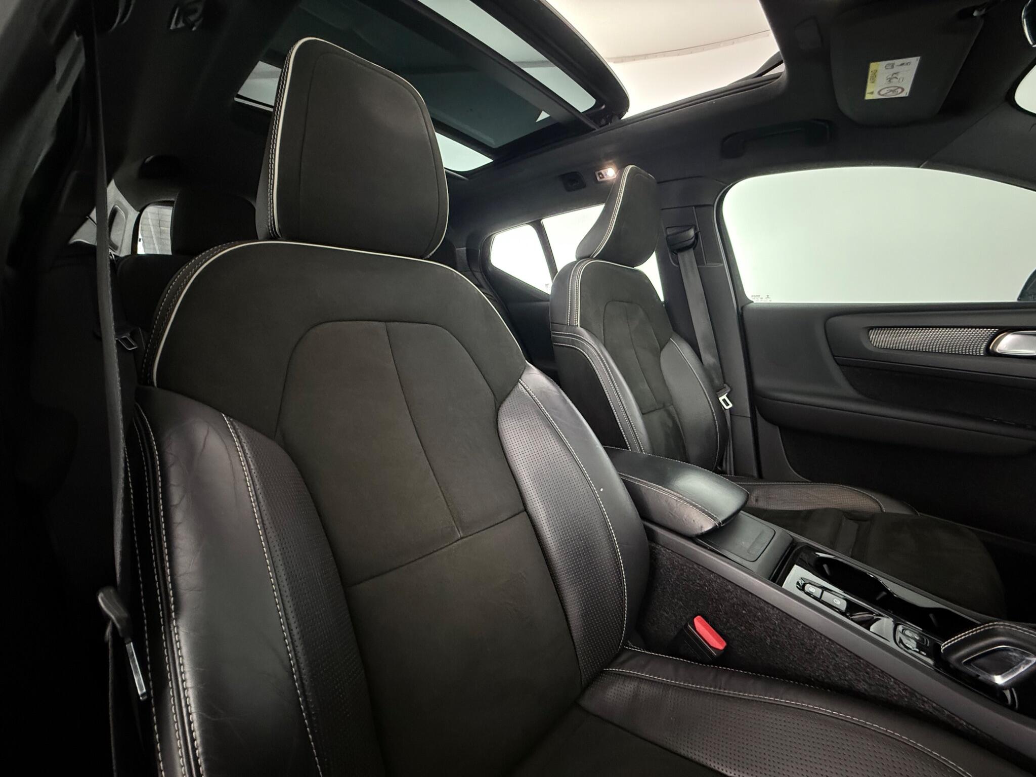 Volvo XC40 view 27