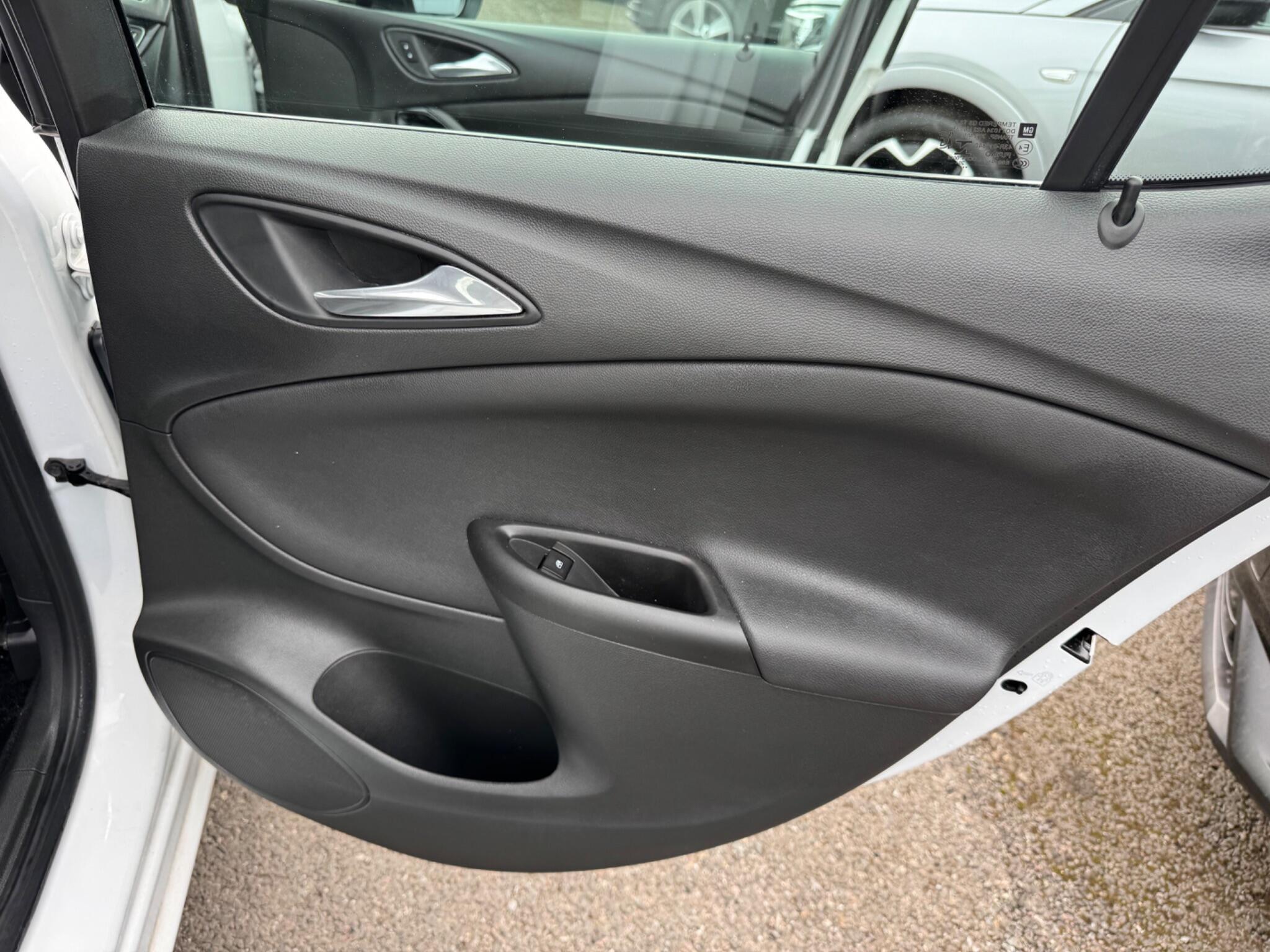 Vauxhall Astra view 26