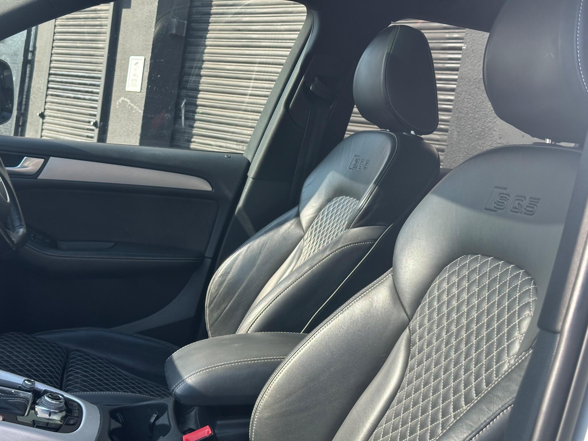 Audi SQ5 view 10