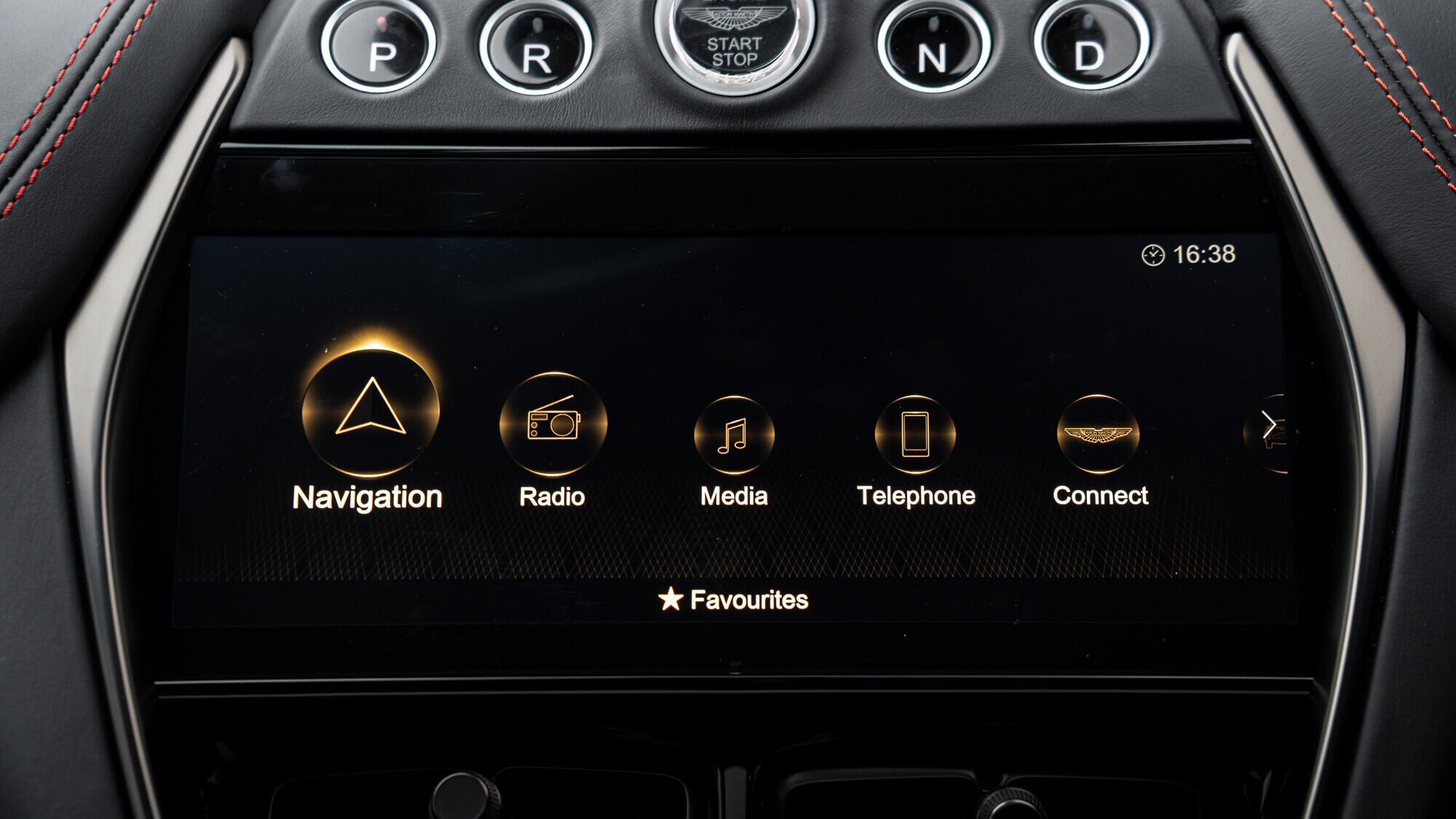 Aston Martin DBX view 28
