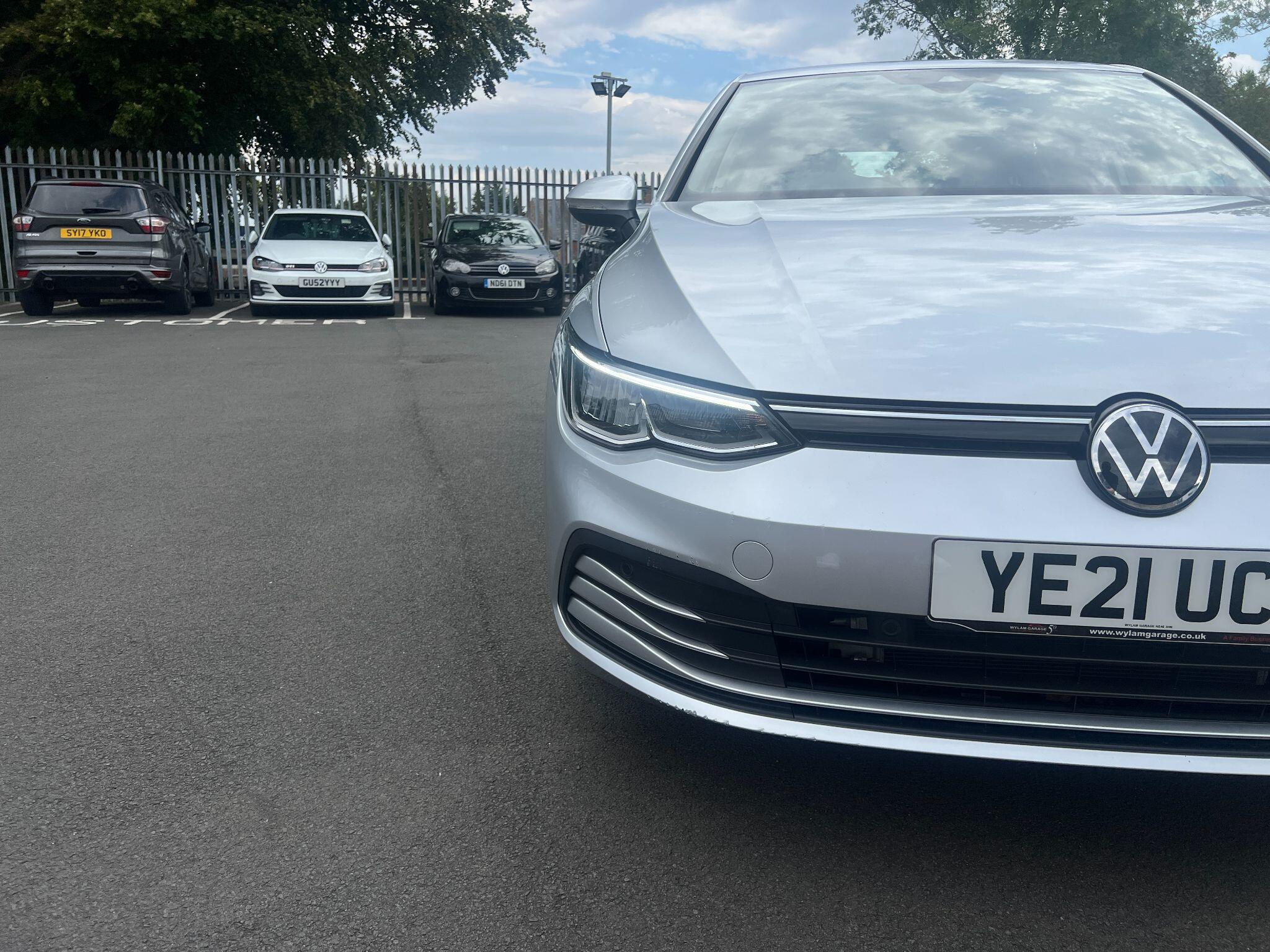 Volkswagen Golf view 9