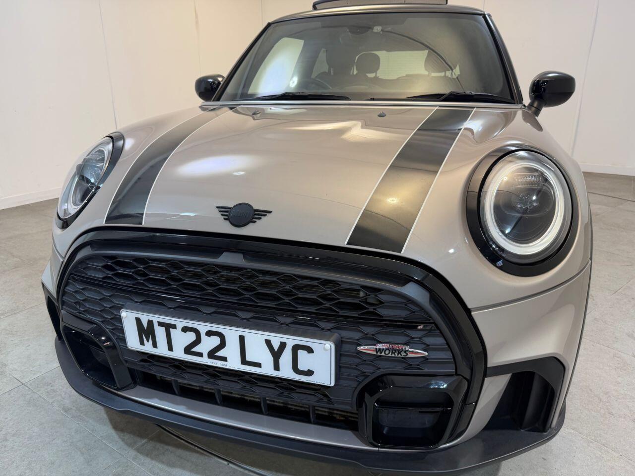 Mini Cooper view 35