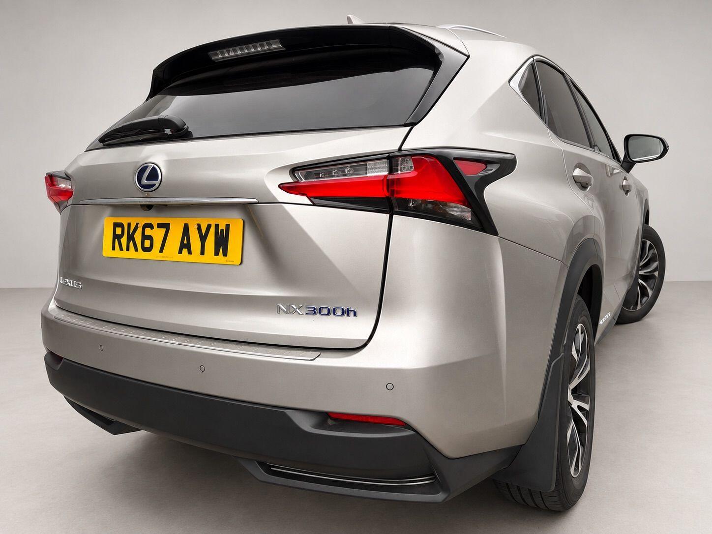 Lexus NX view 13