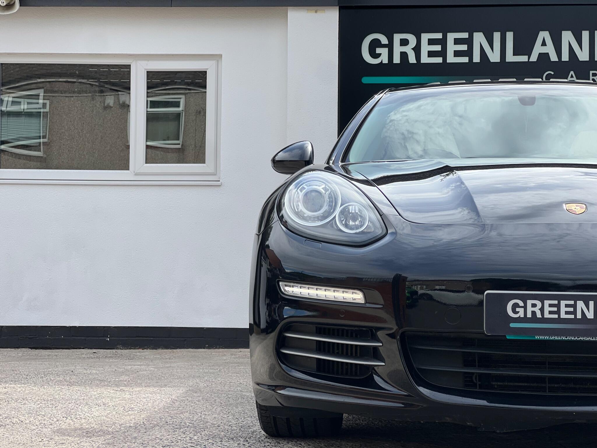 Porsche Panamera view 25