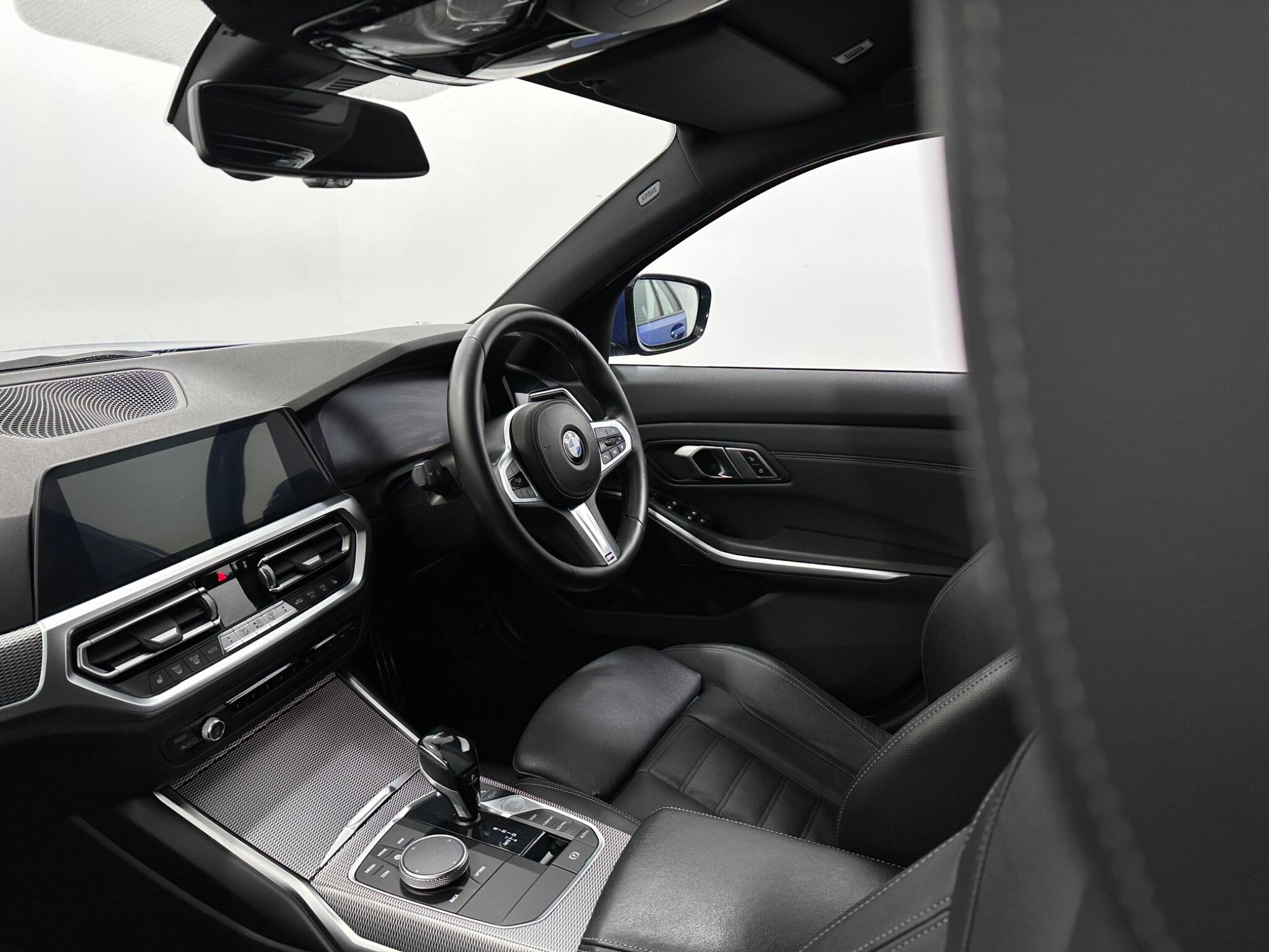 BMW 3 Series view 30