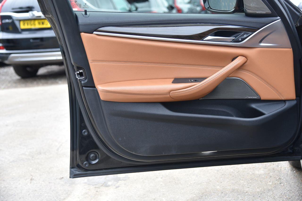 BMW 5 Series view 59