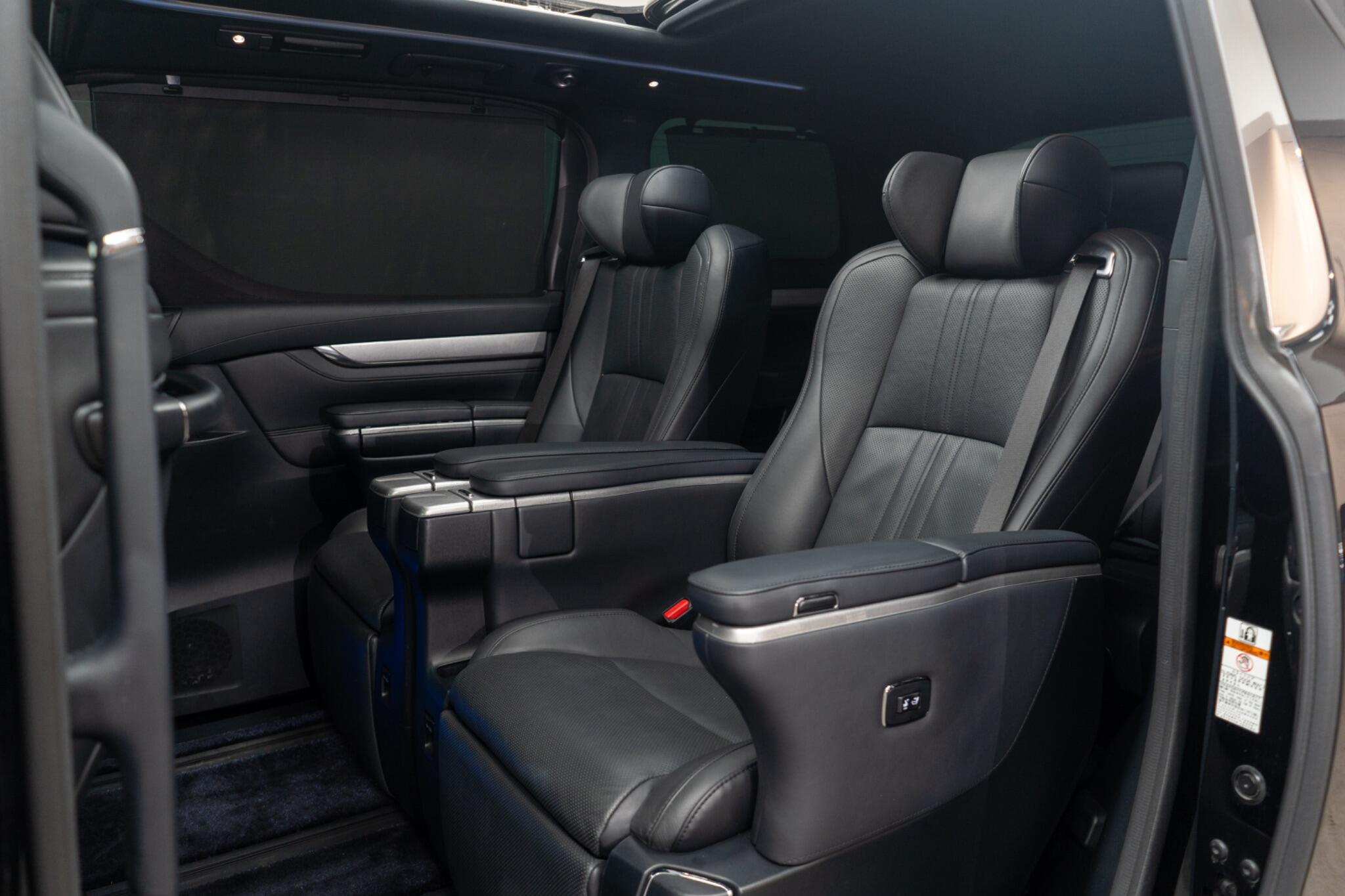 Toyota Alphard view 15