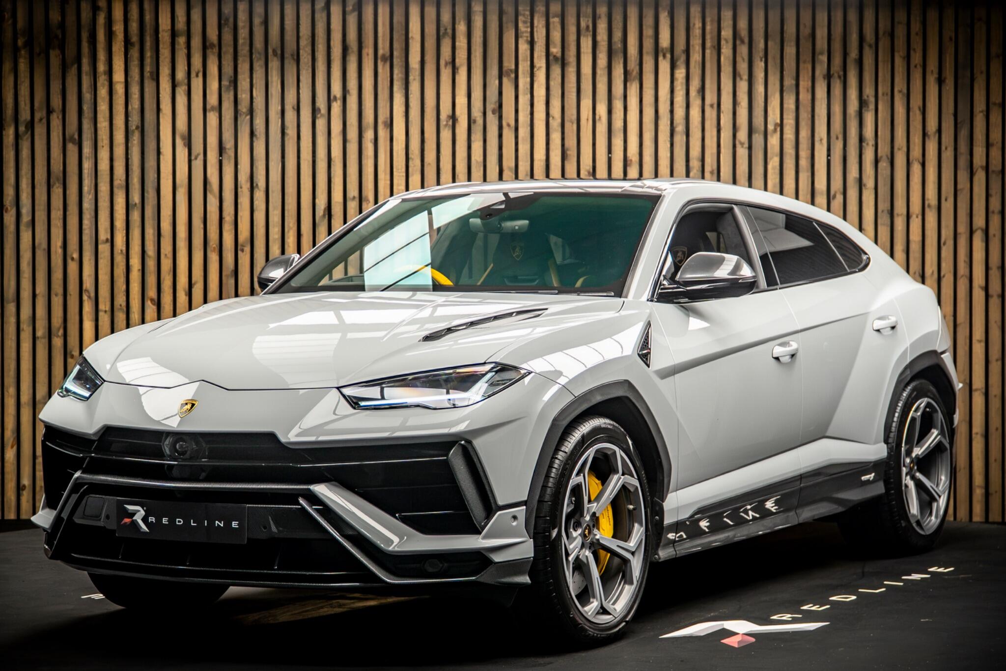 Lamborghini Urus view 8