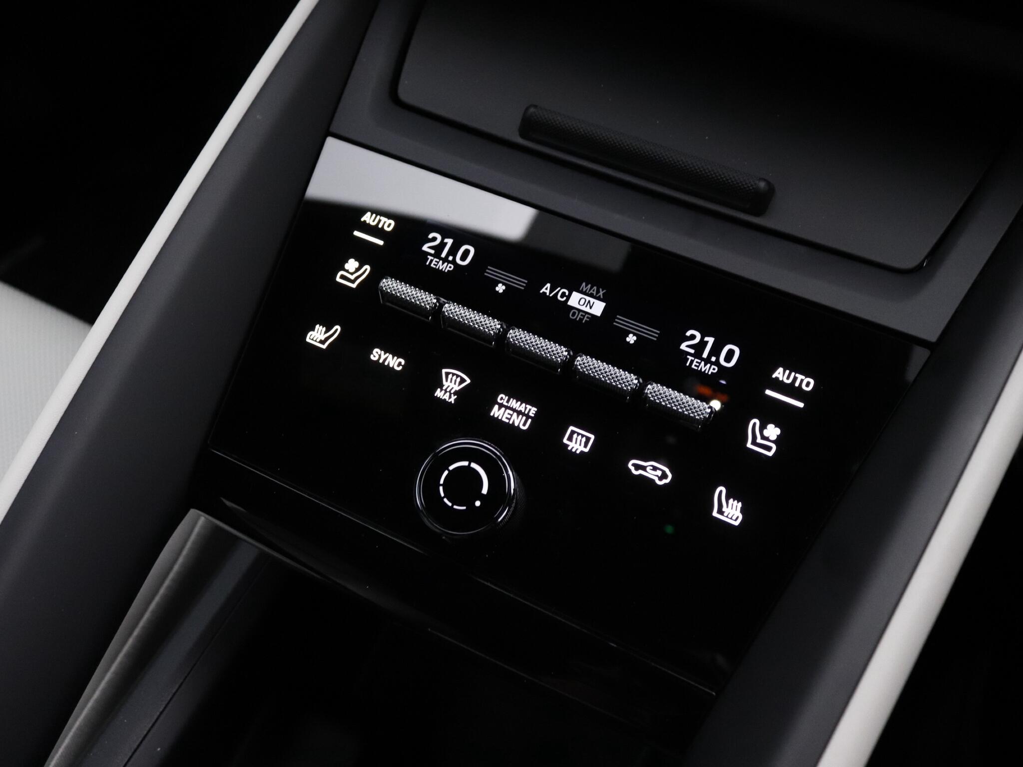 Porsche Macan view 10