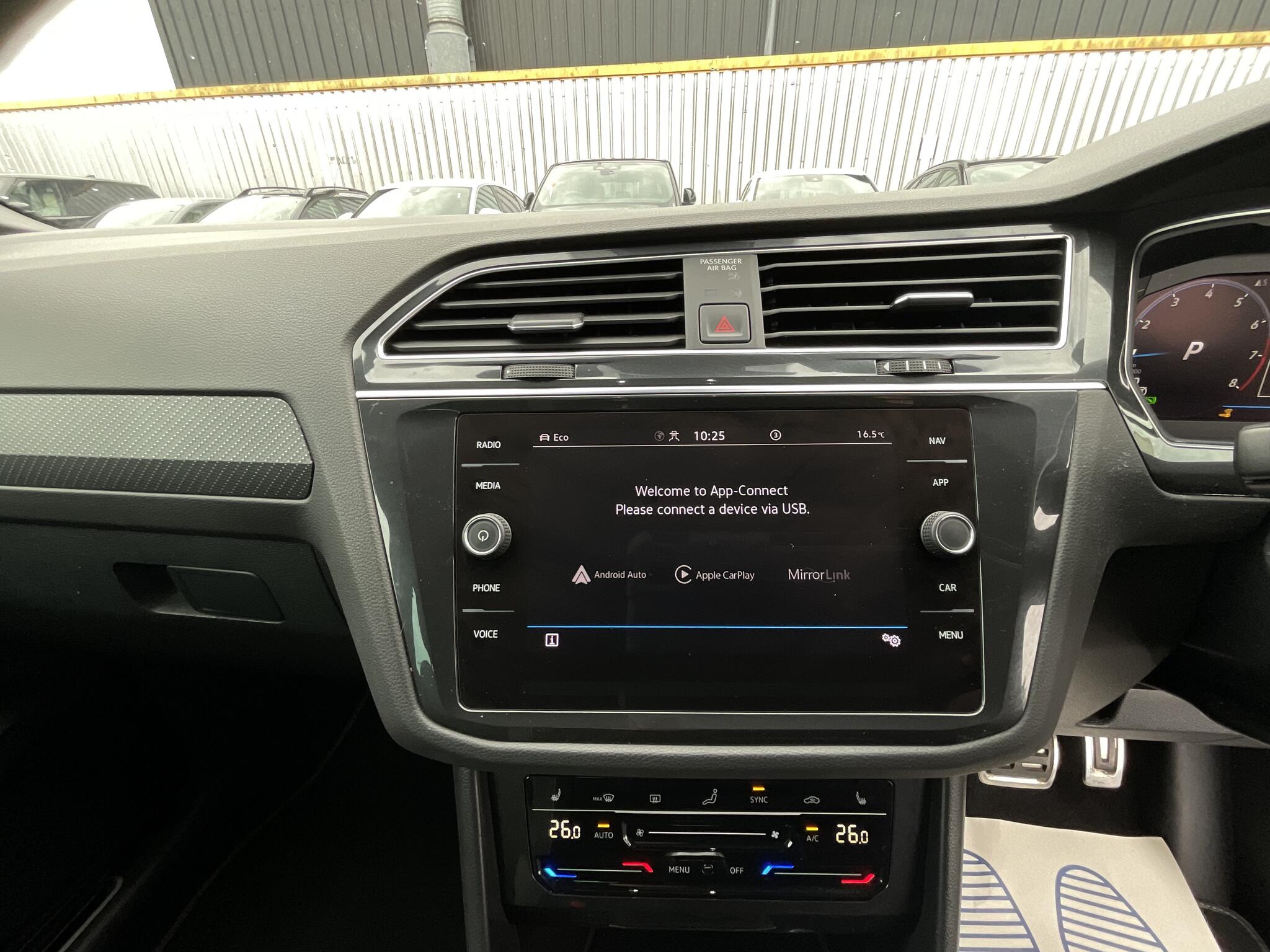 Volkswagen Tiguan view 29