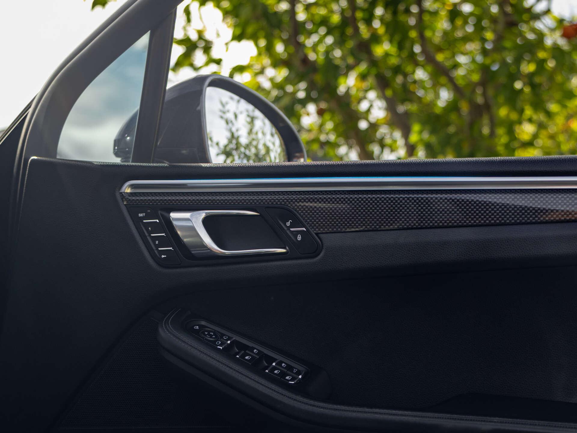 Porsche Macan view 50