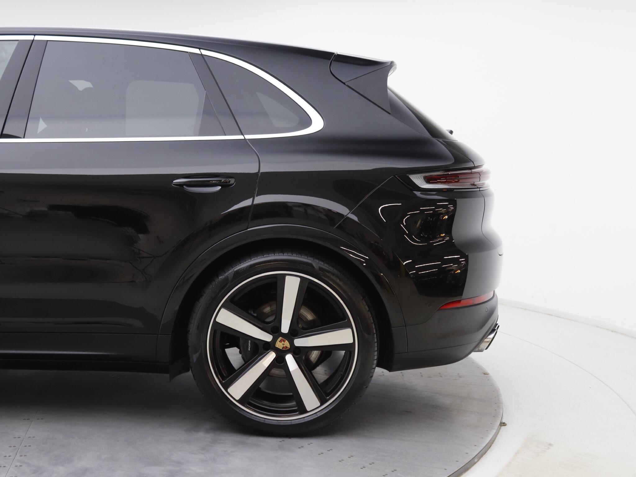 Porsche Cayenne view 20