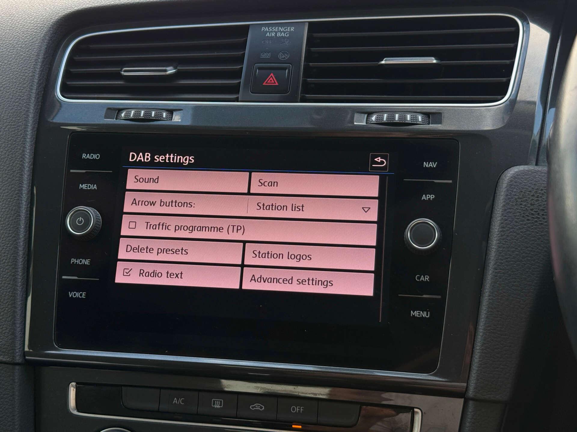 Volkswagen Golf view 70