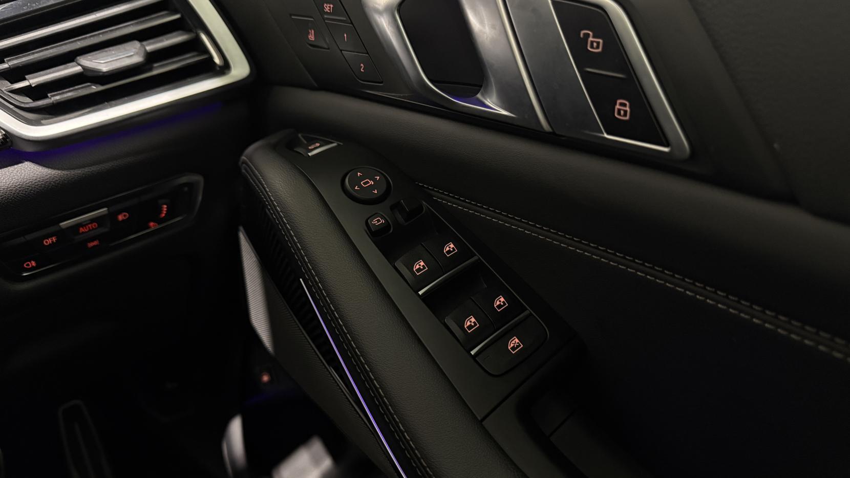 BMW X5 view 31