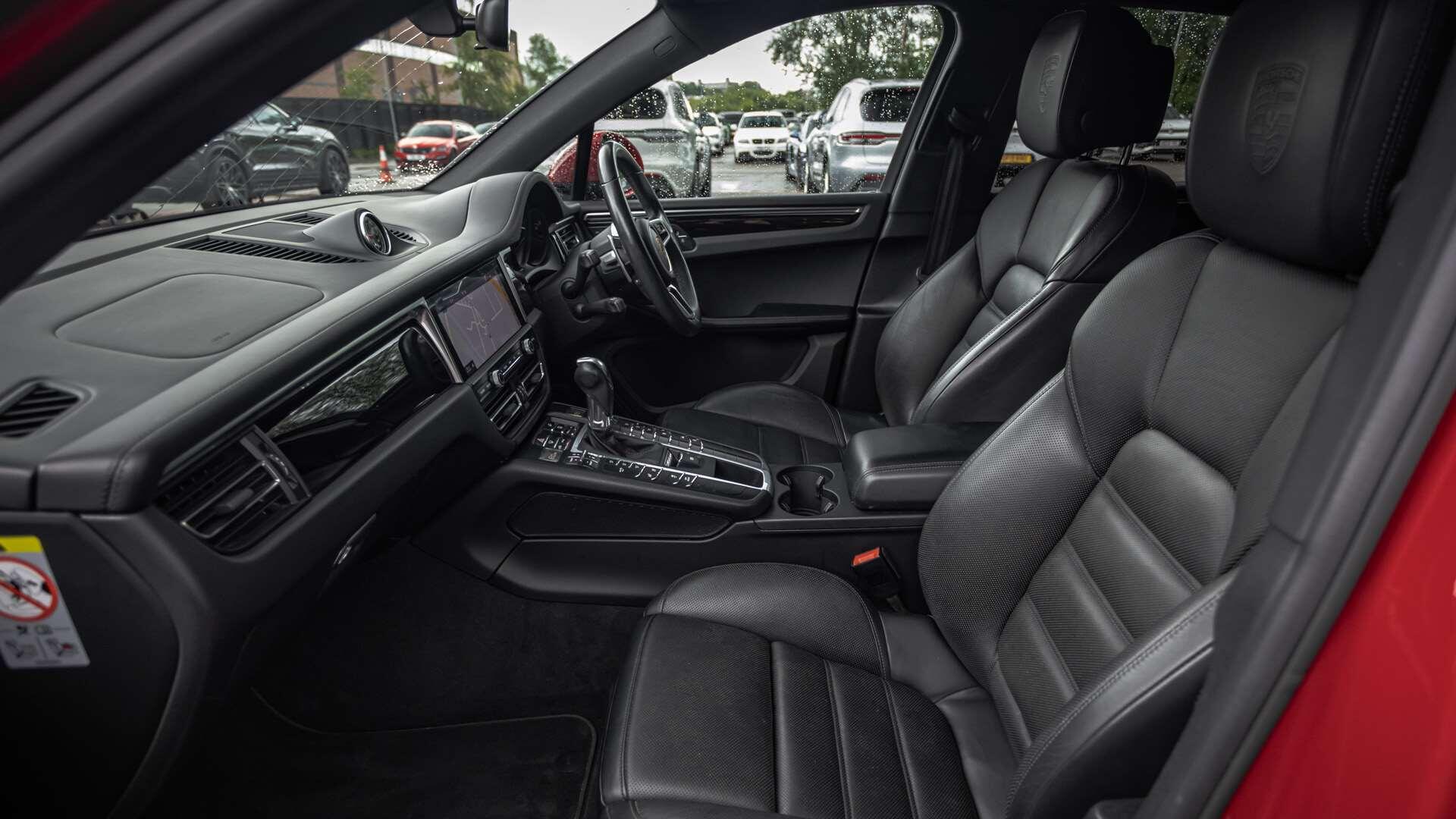 Porsche Macan view 5