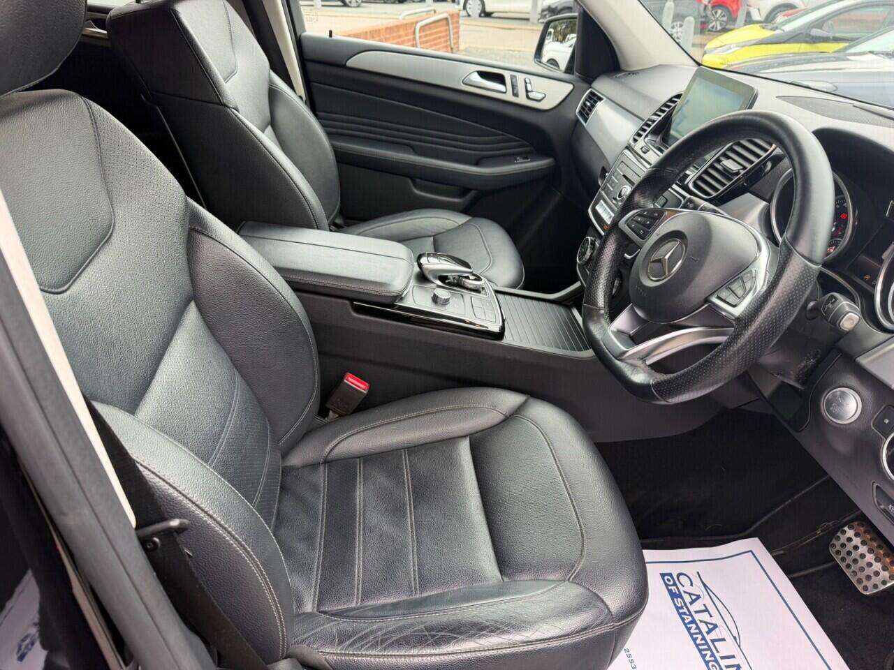 Mercedes-Benz Gle view 33