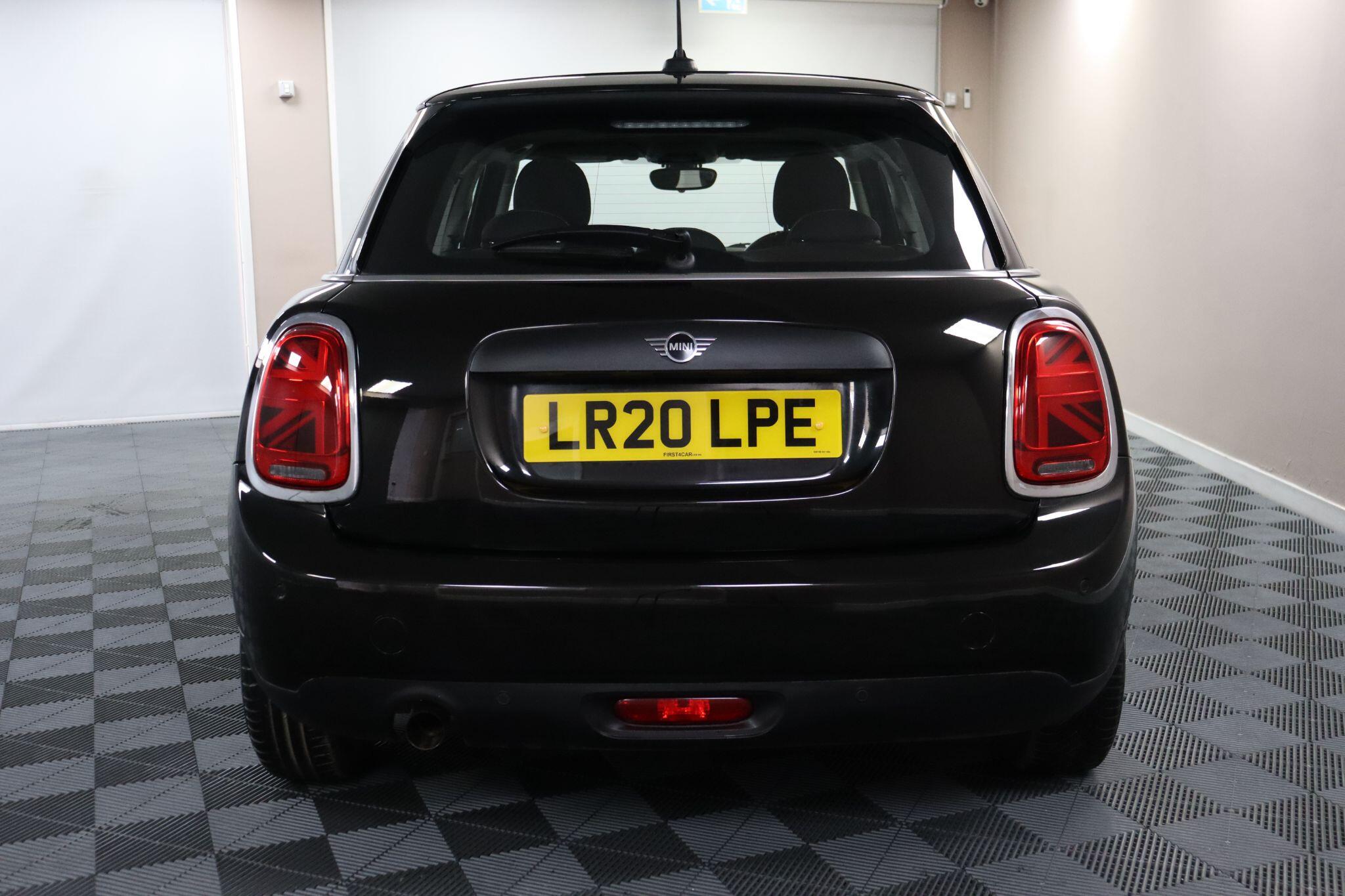 Mini Hatch view 8