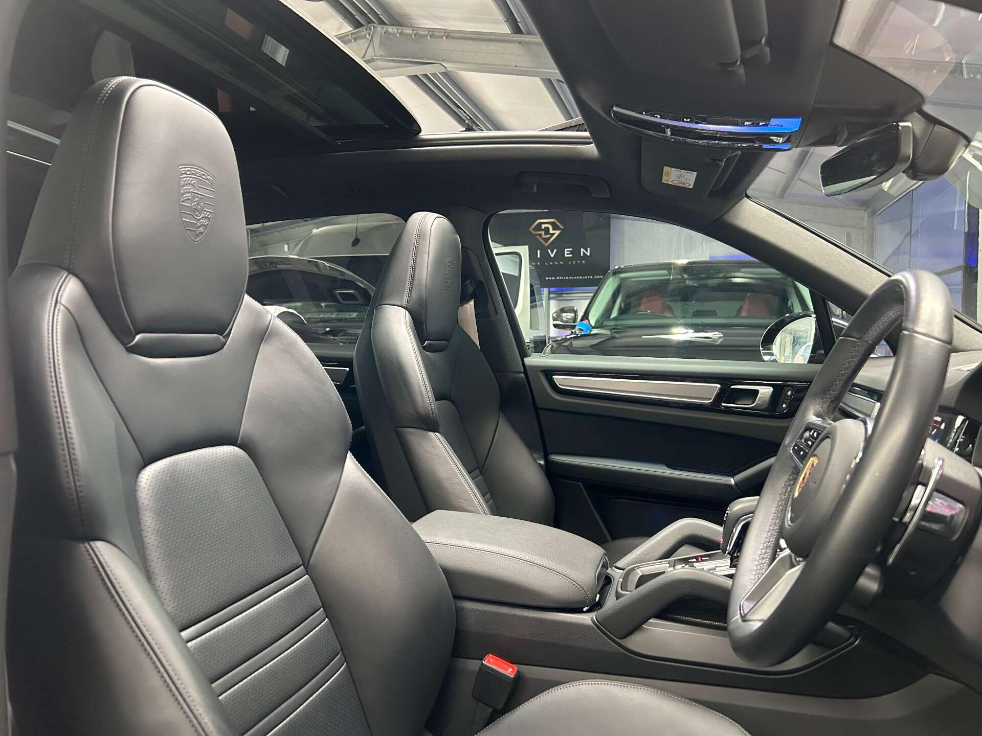 Porsche Cayenne view 26