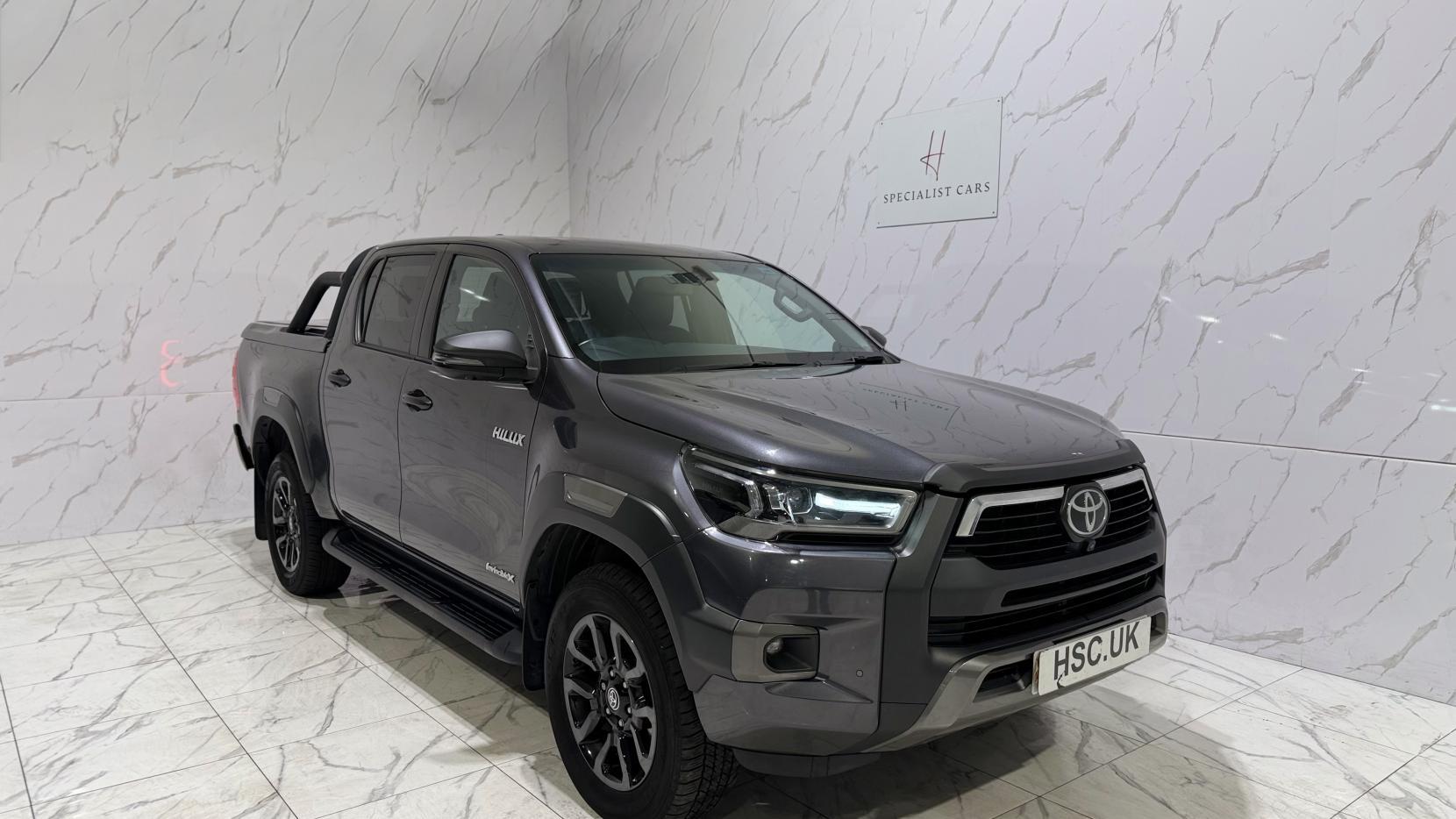 Toyota Hilux view 37