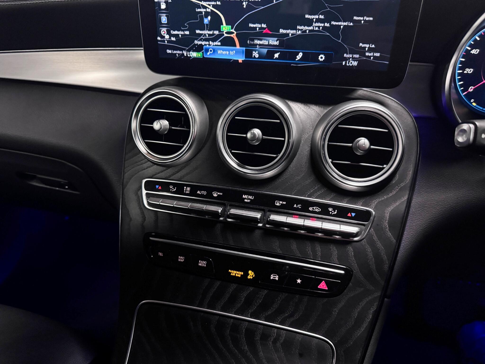 Mercedes-Benz GLC view 34