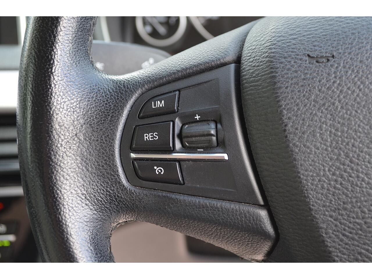 BMW X5 view 24