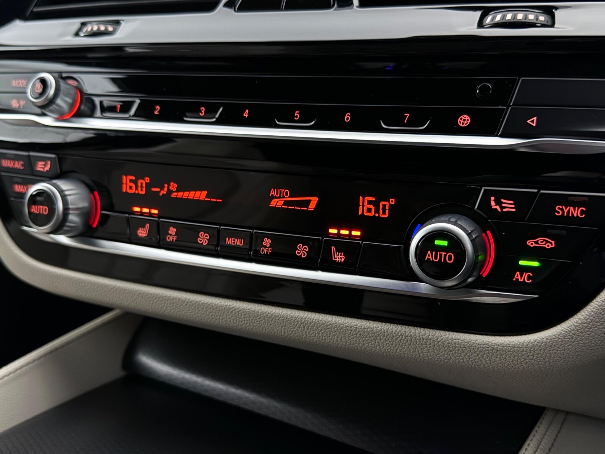 BMW 5 Series view 23