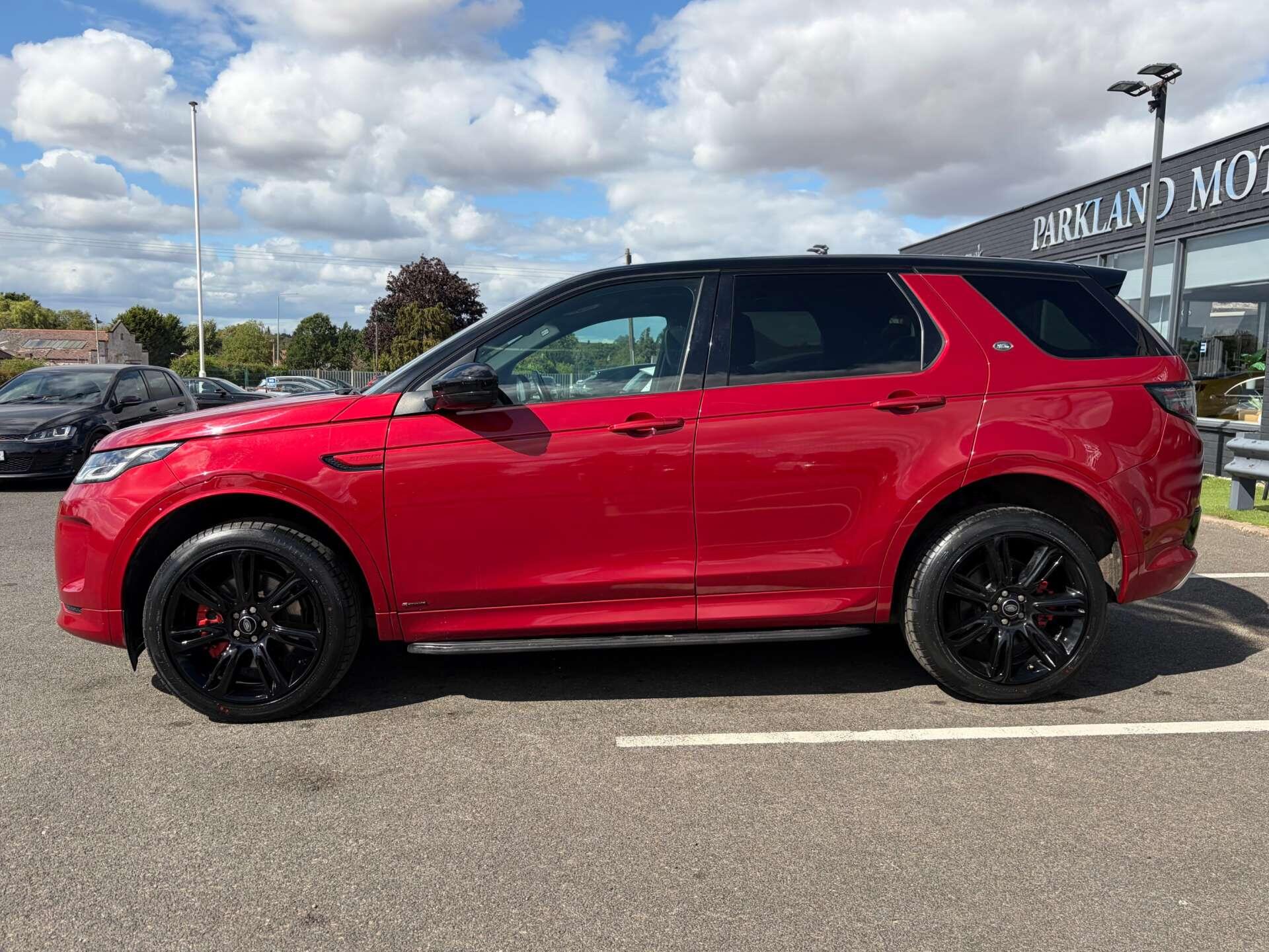 Land Rover Discovery Sport view 5