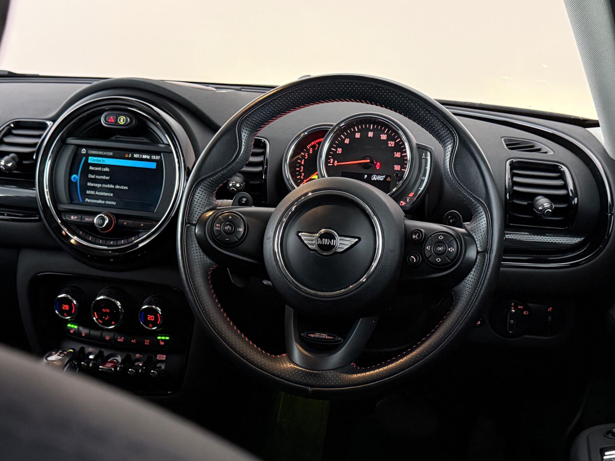 Mini Clubman view 14