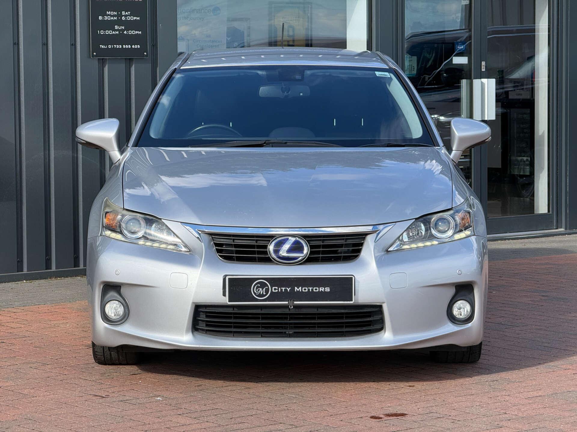 Lexus CT view 11