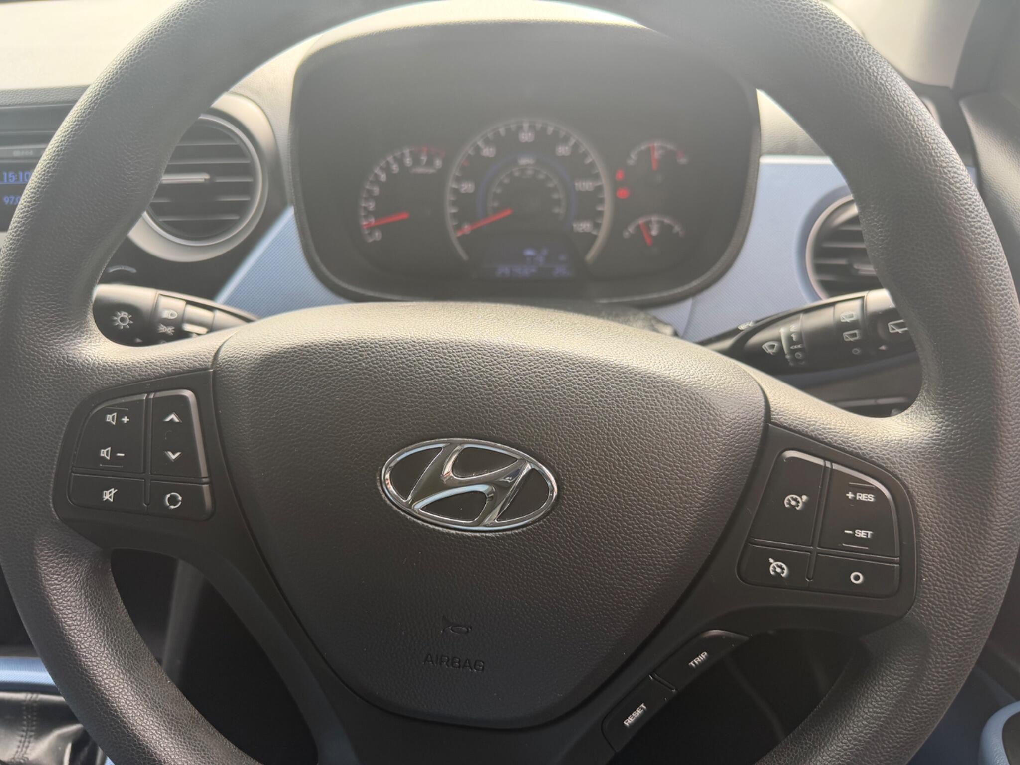 Hyundai I10 view 3
