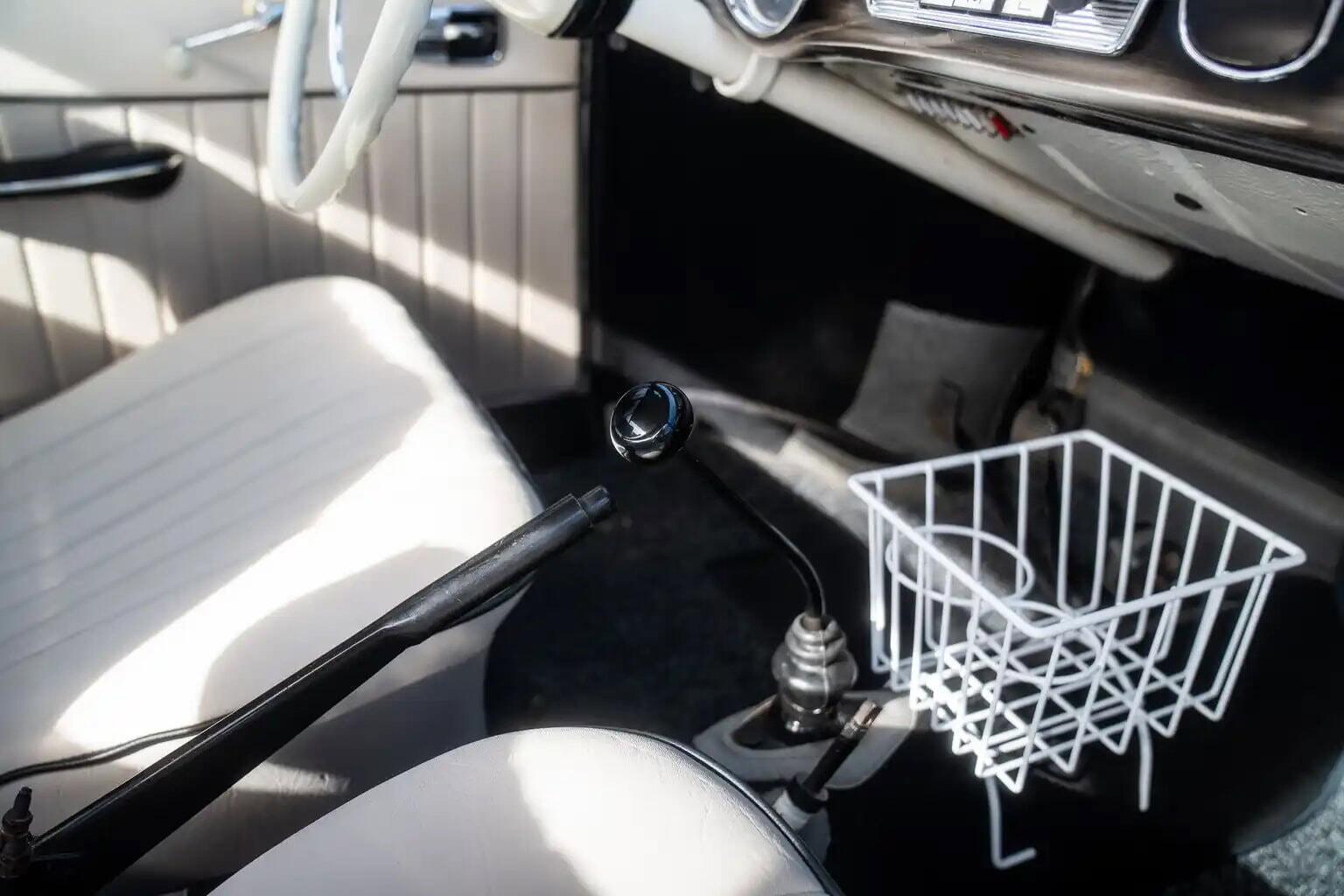 Volkswagen Volkswagen Karmann view 35
