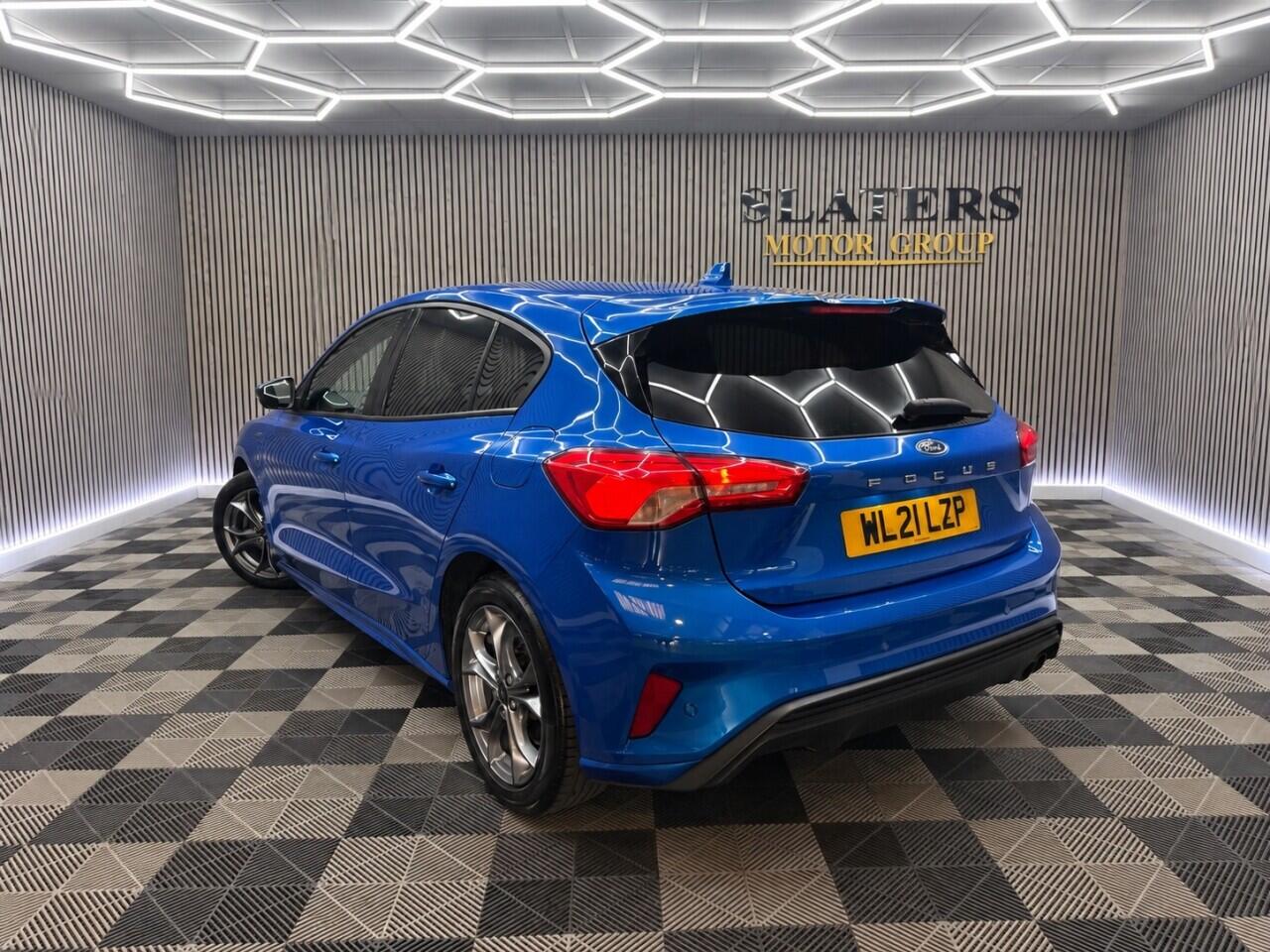 Ford Focus view 15