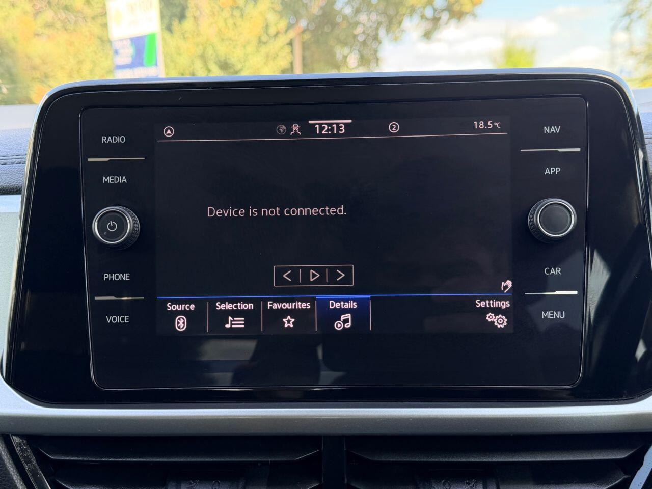 Volkswagen T-Roc view 40