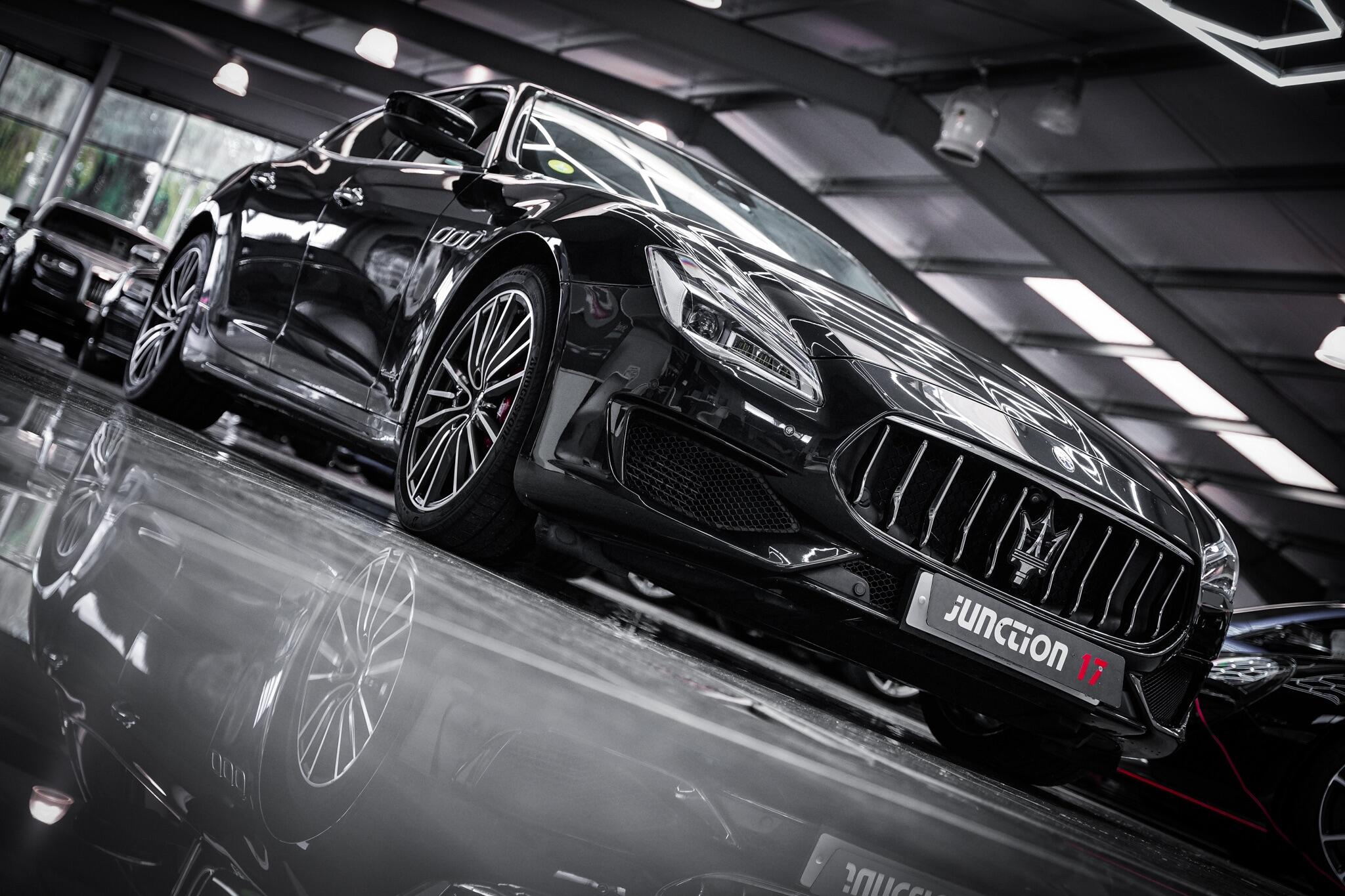 Maserati Quattroporte view 32