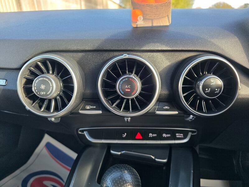 2015 Audi TT image 39