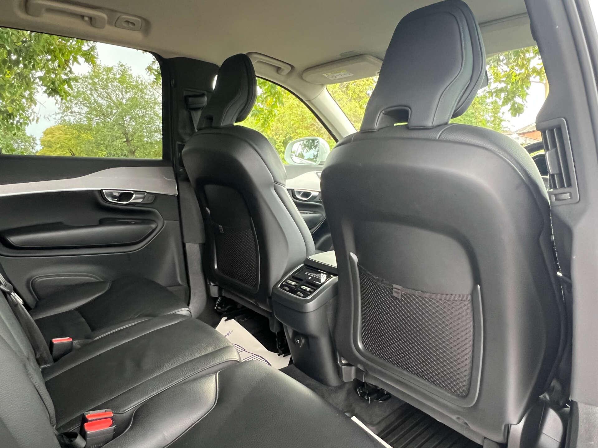Volvo XC90 view 16