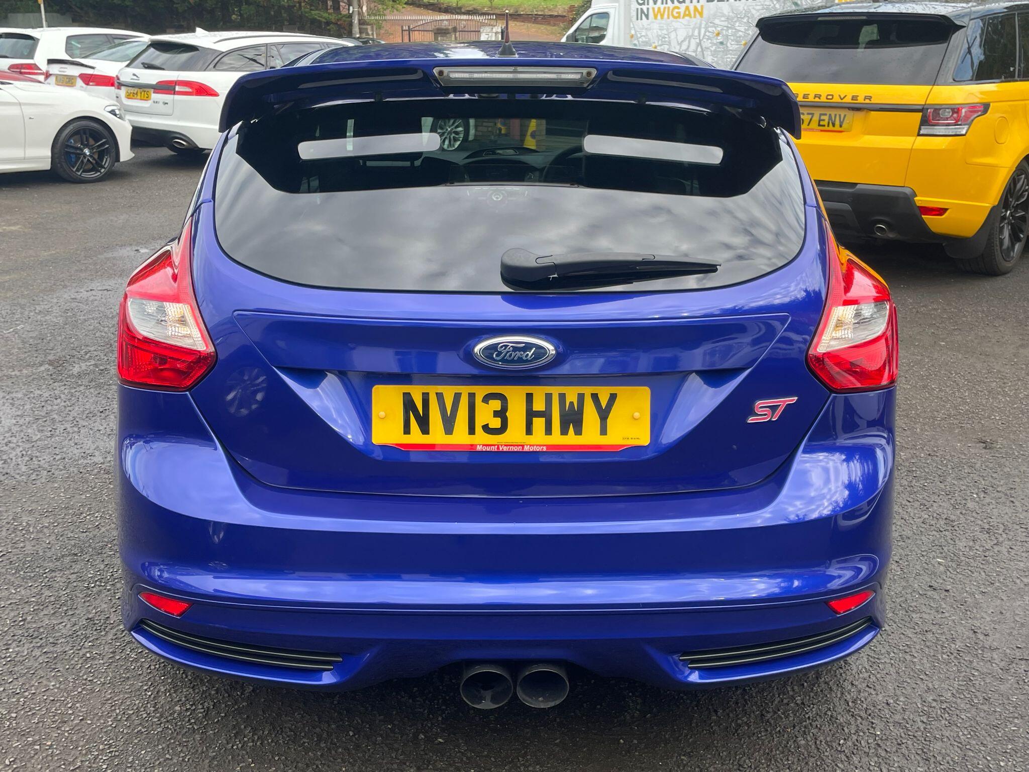 Ford Focus view 10